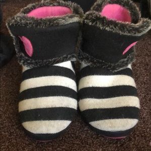 Betsey Johnson slippers - size large 9/10